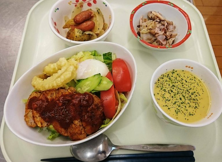 クリニック向け　昼食　ロコモコ丼