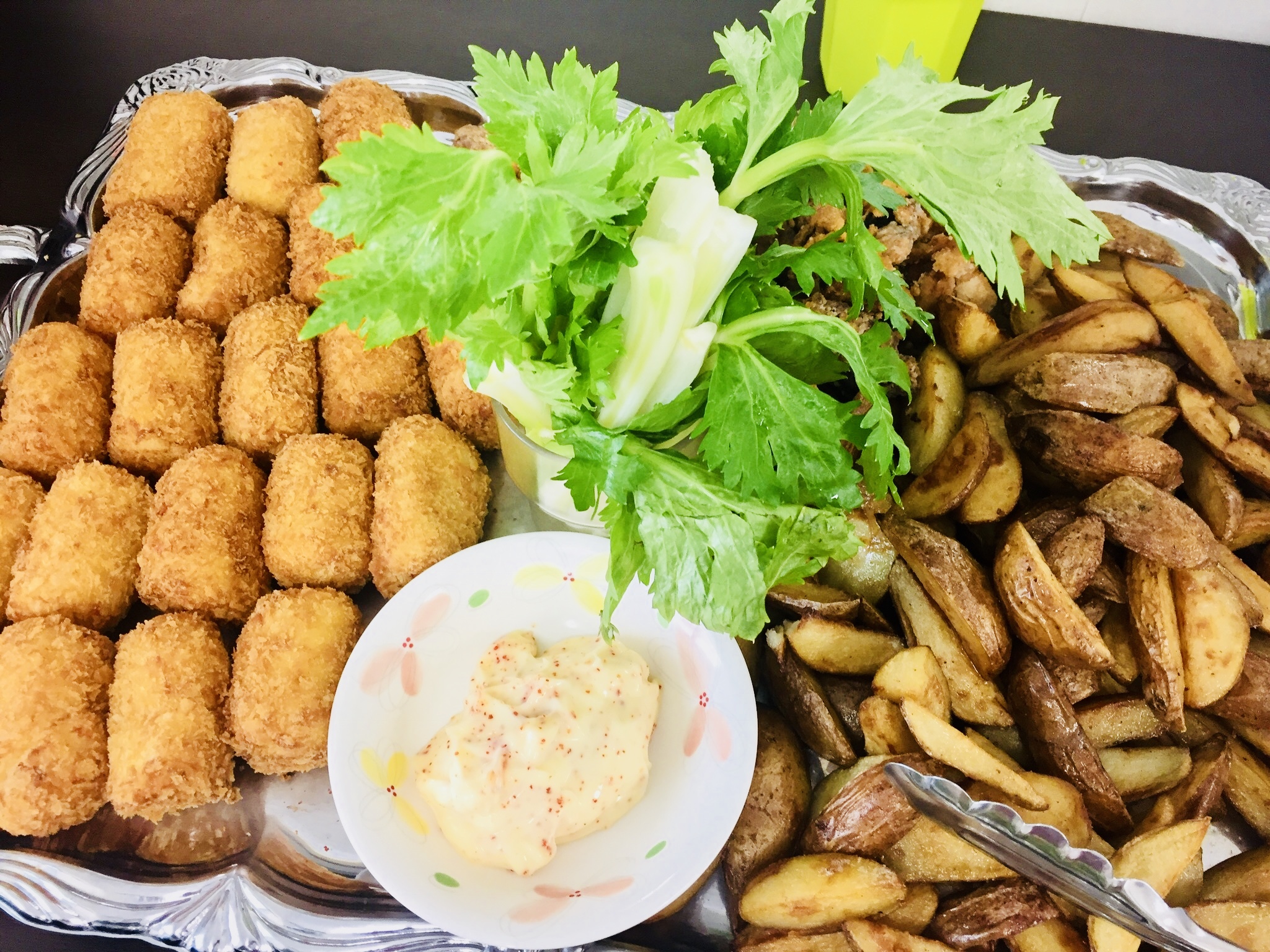 ◆施設特別イベント食　手作りコロッケとフライドポテト