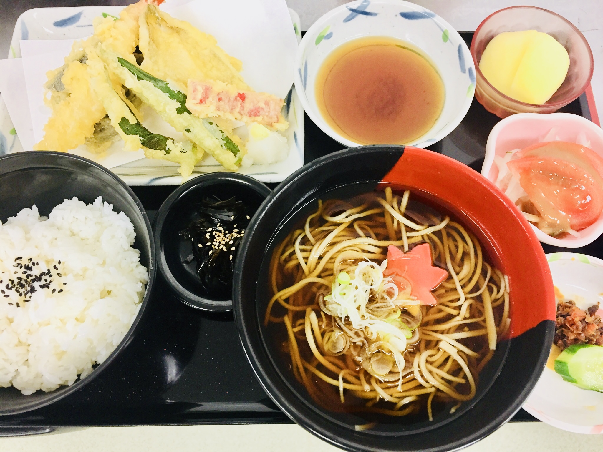 サービス付き高齢者住宅　昼食　そば定食